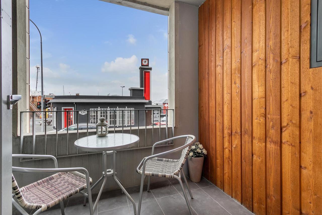 Sunny Apartment - By The Sea In City Center Reykjavík Exteriör bild