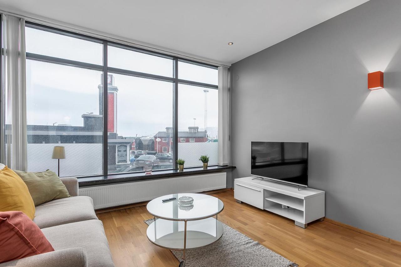Sunny Apartment - By The Sea In City Center Reykjavík Exteriör bild